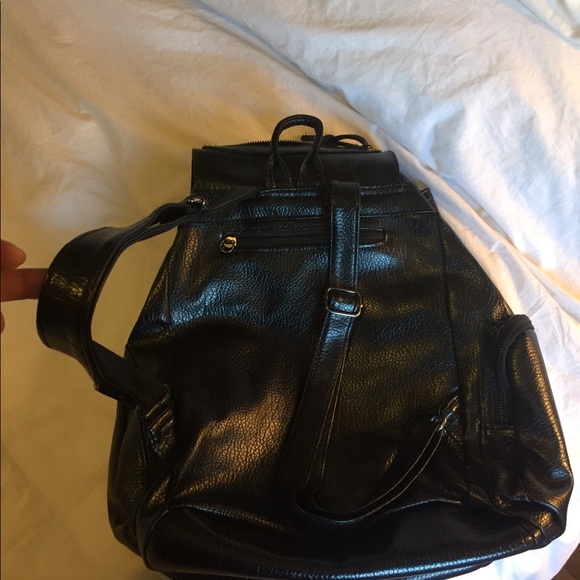 Petite Vegan Leather Black backpack 🎒 zippers - Picture 7 of 7